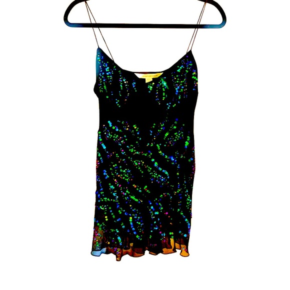 DIANE VON FURSTENBERG black camisole with sequins Size 8 NWOT - Picture 2 of 5